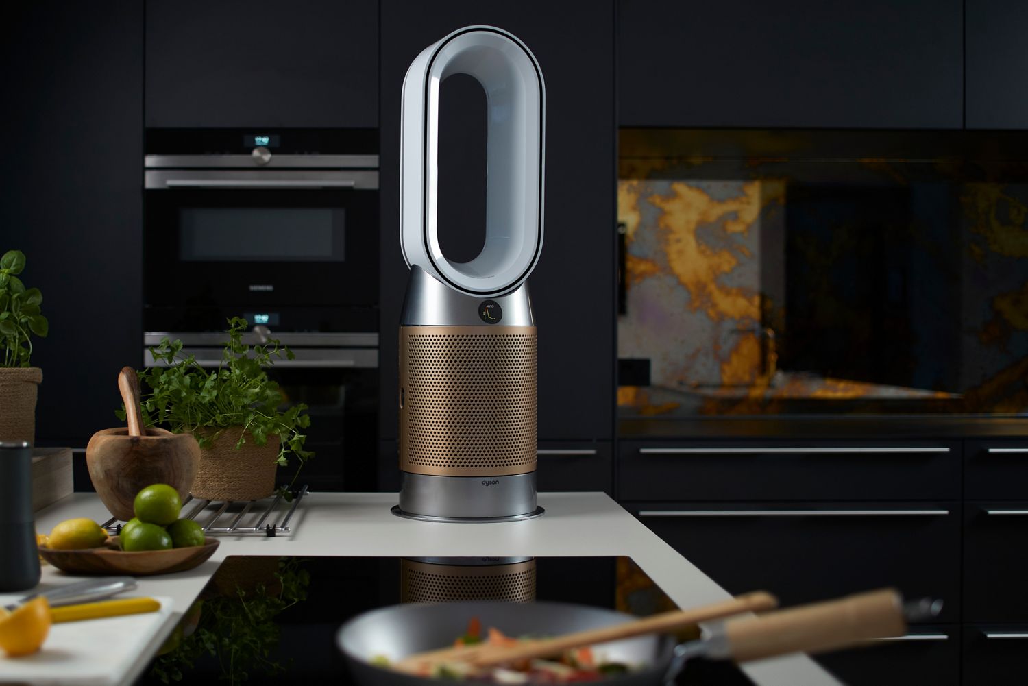 Photo du Dyson Hot+Cool™ dans une pièce de vie